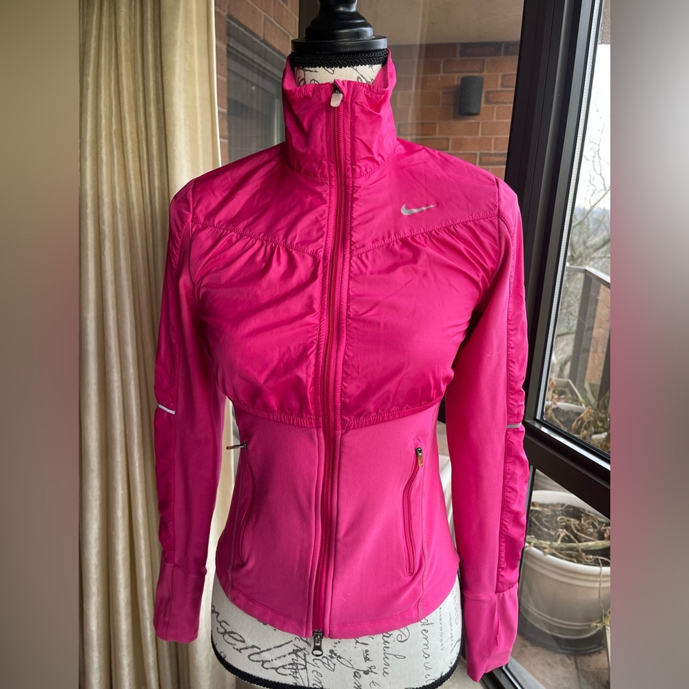 Nike fitdry hot pink top size XS